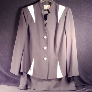 Le Suit Church White and Black Size 18 w